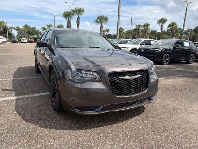 Used 2019 Chrysler 300 Touring w/ Sport Appearance Package RWD image 5