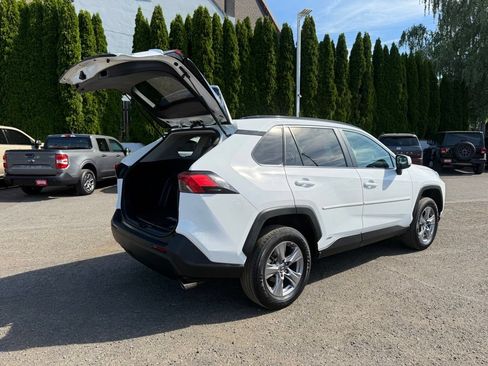 Certified 2023 Toyota RAV4 LE AWD/4WD image 9