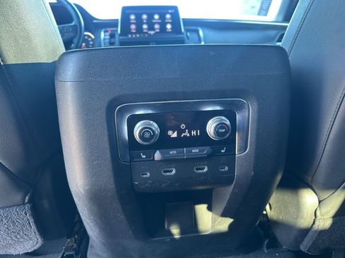 Used 2021 GMC Yukon SLT w/ SLT Luxury Plus Package image 34