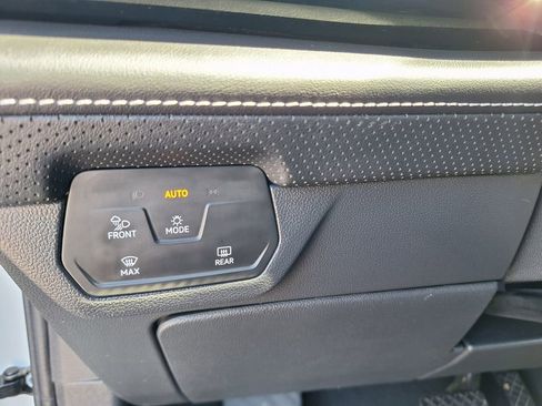 Used 2024 Volkswagen Atlas SE image 22