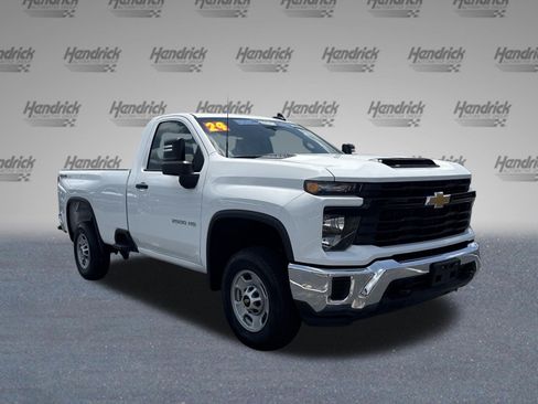 Used 2024 Chevrolet Silverado 2500 W/T AWD/4WD image 2