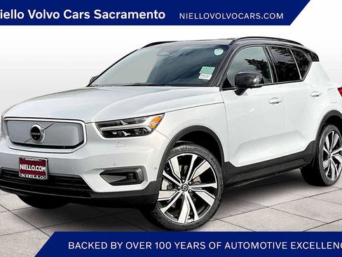 Used 2022 Volvo XC40 P8 Recharge Ultimate image 1
