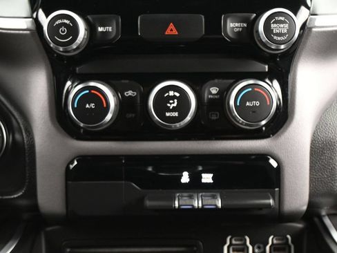 Used 2019 RAM 1500 Big Horn AWD/4WD image 19