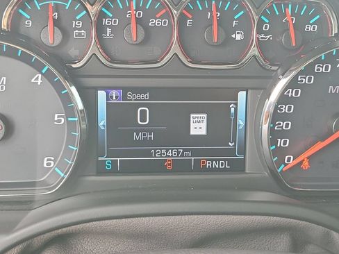 Used 2020 Chevrolet Suburban LT w/ Luxury Package RWD image 12