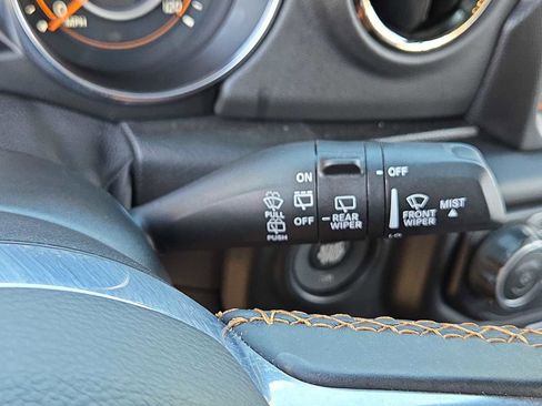 Used 2021 Jeep Wrangler Unlimited Sahara image 27