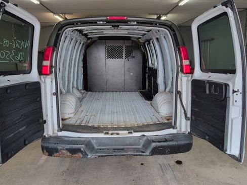 Used 2007 Chevrolet Express 1500 RWD image 23