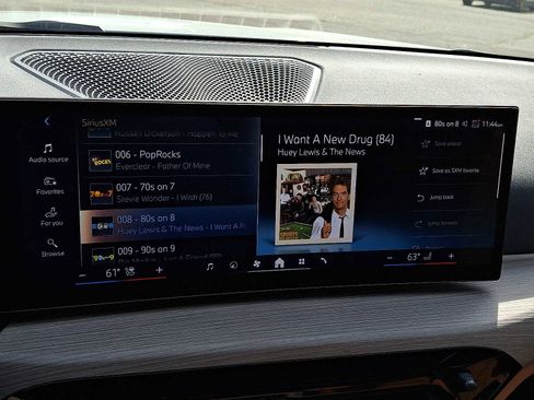 Used 2025 BMW 330i xDrive Sedan w/ Premium Package image 18