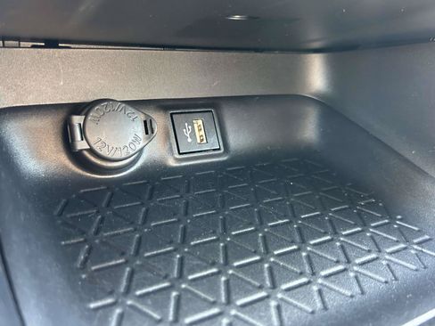 Used 2025 Toyota RAV4 LE AWD/4WD image 25