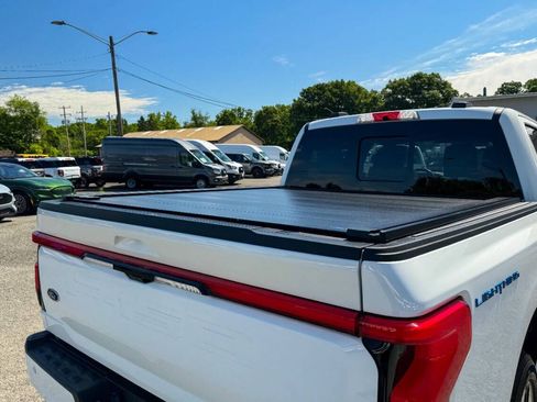Used 2022 Ford F150 Lightning Platinum AWD/4WD image 21
