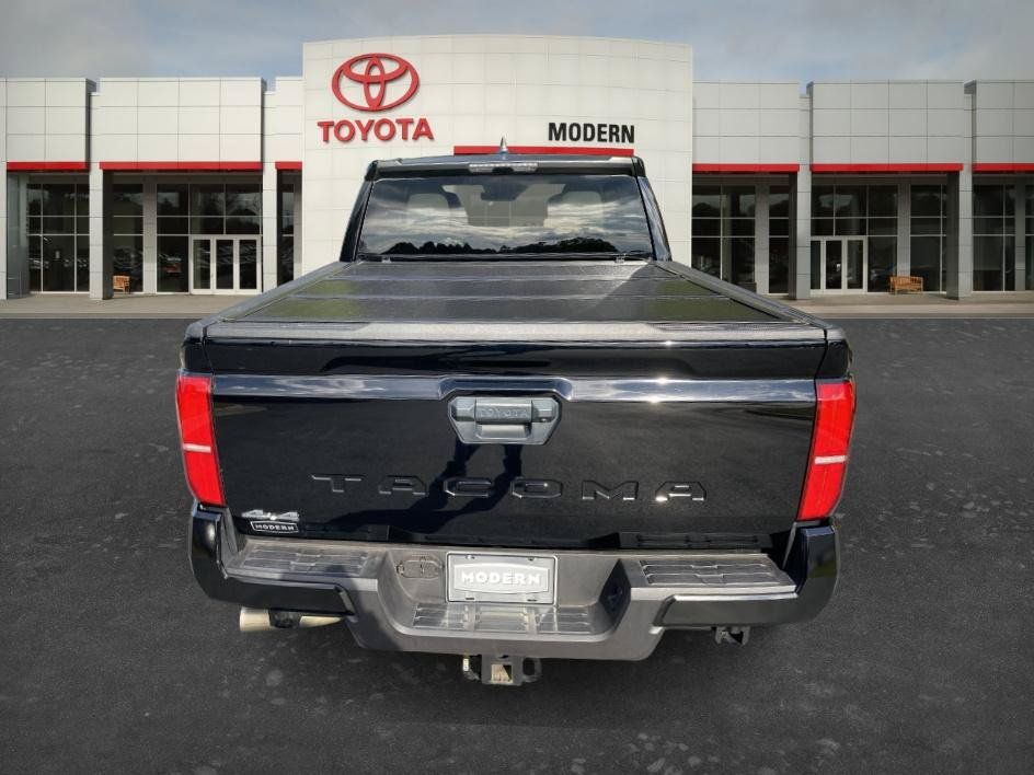 Certified 2025 Toyota Tacoma SR5 AWD/4WD image 7