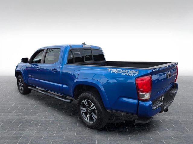 Used 2016 Toyota Tacoma TRD Sport w/ Premium & Technology Package AWD/4WD image 5