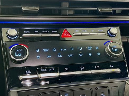 Used 2025 Hyundai Santa Fe Calligraphy AWD/4WD image 17