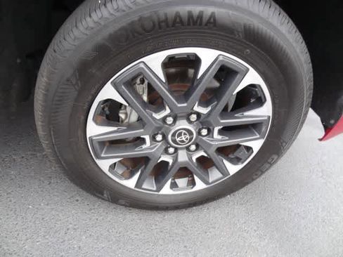 Used 2022 Toyota Tundra Limited AWD/4WD image 24