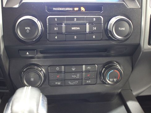 Used 2018 Ford F150 XLT w/ Equipment Group 302A Luxury image 16