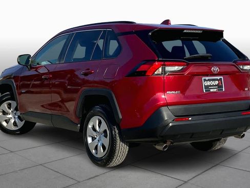 Used 2021 Toyota RAV4 LE image 12