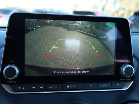 Used 2024 Nissan Sentra SV image 19