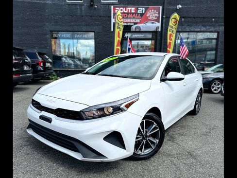 Used 2024 Kia Forte LXS FWD image 1
