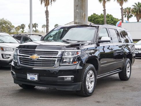 Used 2018 Chevrolet Suburban Premier AWD/4WD image 4