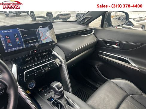 Certified 2021 Toyota Venza XLE w/ Softex Package image 17