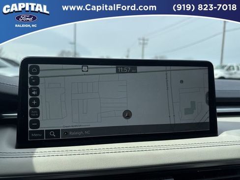 Used 2025 Genesis G70 2.5T RWD image 29