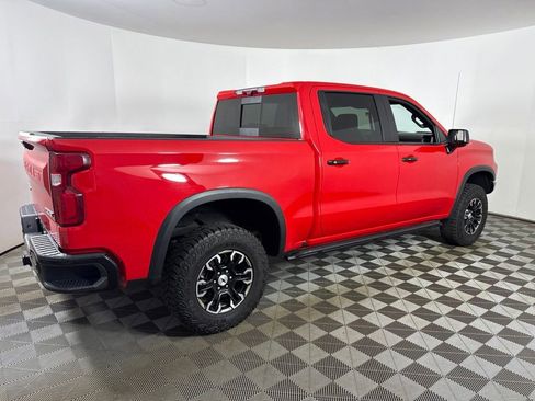 Used 2022 Chevrolet Silverado 1500 ZR2 w/ Technology Package AWD/4WD image 8