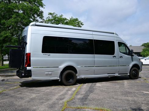 Used 2020 Mercedes-Benz Sprinter 3500 image 13