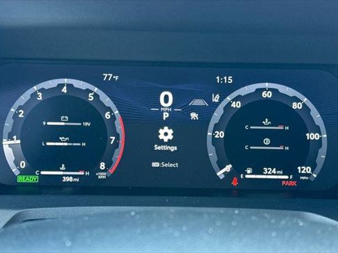 Certified 2025 Toyota 4Runner Trailhunter image 32