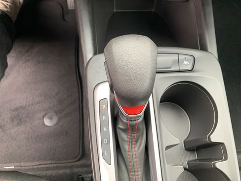 Used 2025 Chevrolet Trax RS w/ Sunroof Package image 12