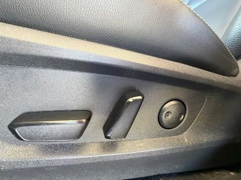 Used 2023 Nissan Pathfinder SL AWD/4WD image 21