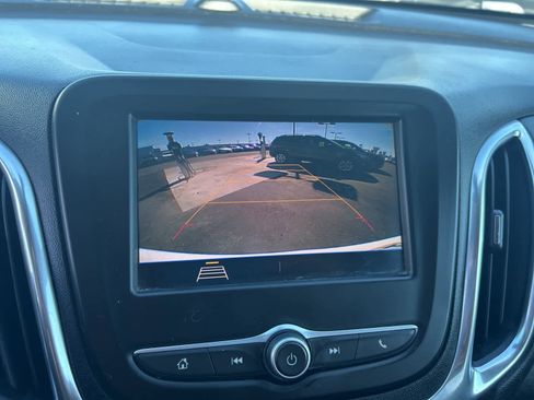 Used 2021 Chevrolet Equinox LT image 35