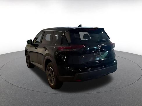 Used 2025 Nissan Rogue SV FWD image 16