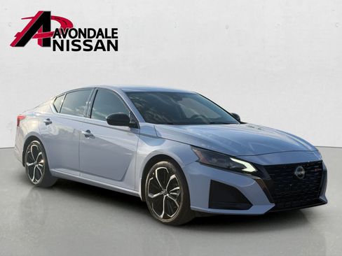 Certified 2023 Nissan Altima 2.5 SR FWD image 8