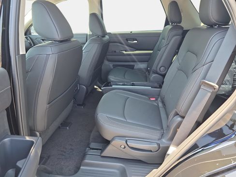 New 2026 Nissan Pathfinder SL w/ SL Premium Package FWD image 14
