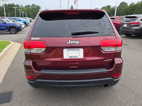Used 2019 Jeep Grand Cherokee Laredo RWD image 10
