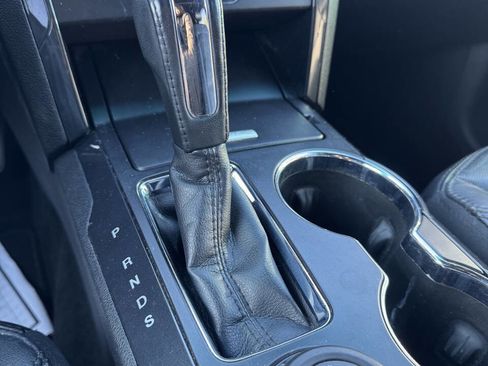 Used 2017 Ford Explorer XLT w/ Equipment Group 202A AWD/4WD image 16
