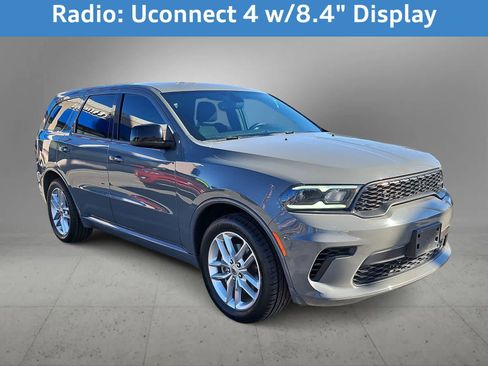 Used 2023 Dodge Durango GT image 3