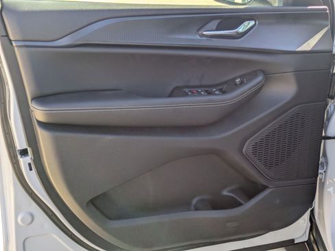 New 2025 Jeep Grand Cherokee L Laredo RWD image 11