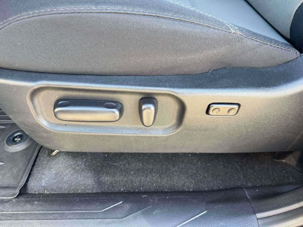 Used 2021 Toyota Tacoma TRD Off-Road AWD/4WD image 15