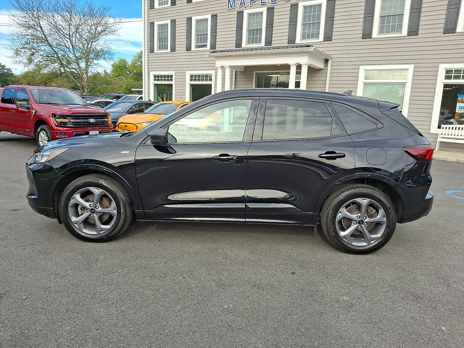 Used 2023 Ford Escape ST-Line w/ Tech Pack #1 AWD/4WD image 8