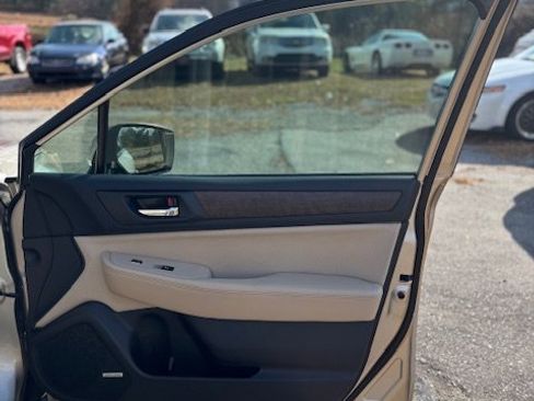 Used 2015 Subaru Outback 3.6R Limited image 13