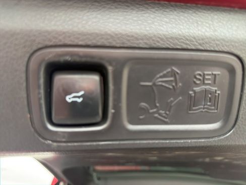 Used 2019 Ford Expedition XLT w/ Equipment Group 202A AWD/4WD image 15