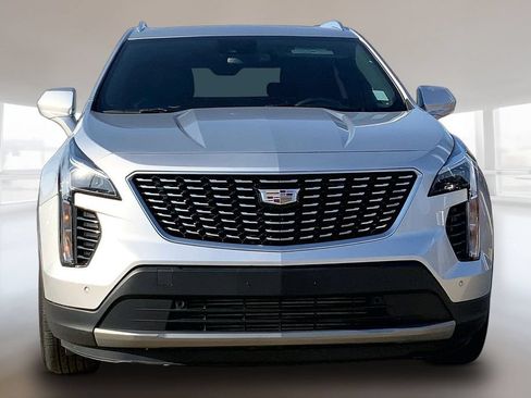 Used 2020 Cadillac XT4 Premium Luxury w/ Driver Awareness Package AWD/4WD image 3