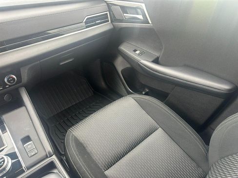 Used 2024 Mitsubishi Outlander ES AWD/4WD image 16