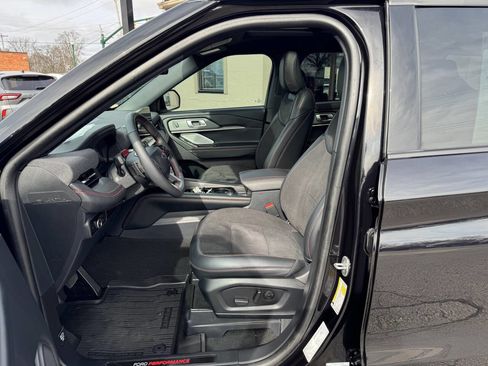 Used 2025 Ford Explorer ST image 8