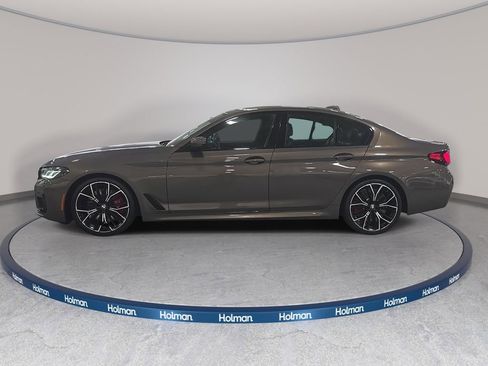 Used 2023 BMW M550i xDrive w/ Dynamic Handling Package image 9