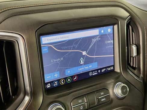 Used 2022 GMC Sierra 2500 AT4 w/ AT4 Preferred Package AWD/4WD image 14