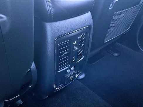 Used 2019 Jeep Grand Cherokee Limited image 11