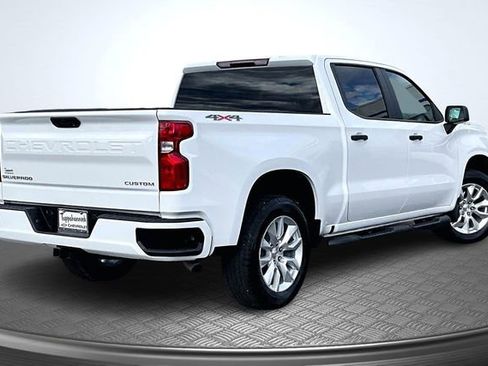 Used 2025 Chevrolet Silverado 1500 Custom image 6