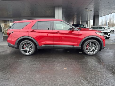 New 2026 Ford Explorer ST-Line w/ ST-Line Street Pack image 3