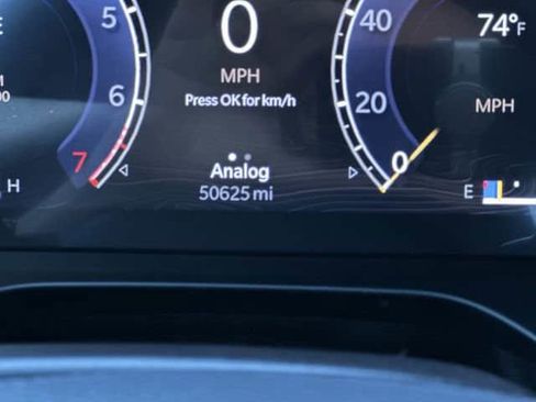 Used 2025 Jeep Grand Cherokee L Laredo RWD image 12